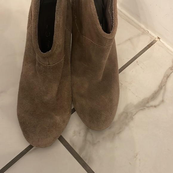 Aldo Grey/brown wedge suede booties size 8 - Picture 7 of 8